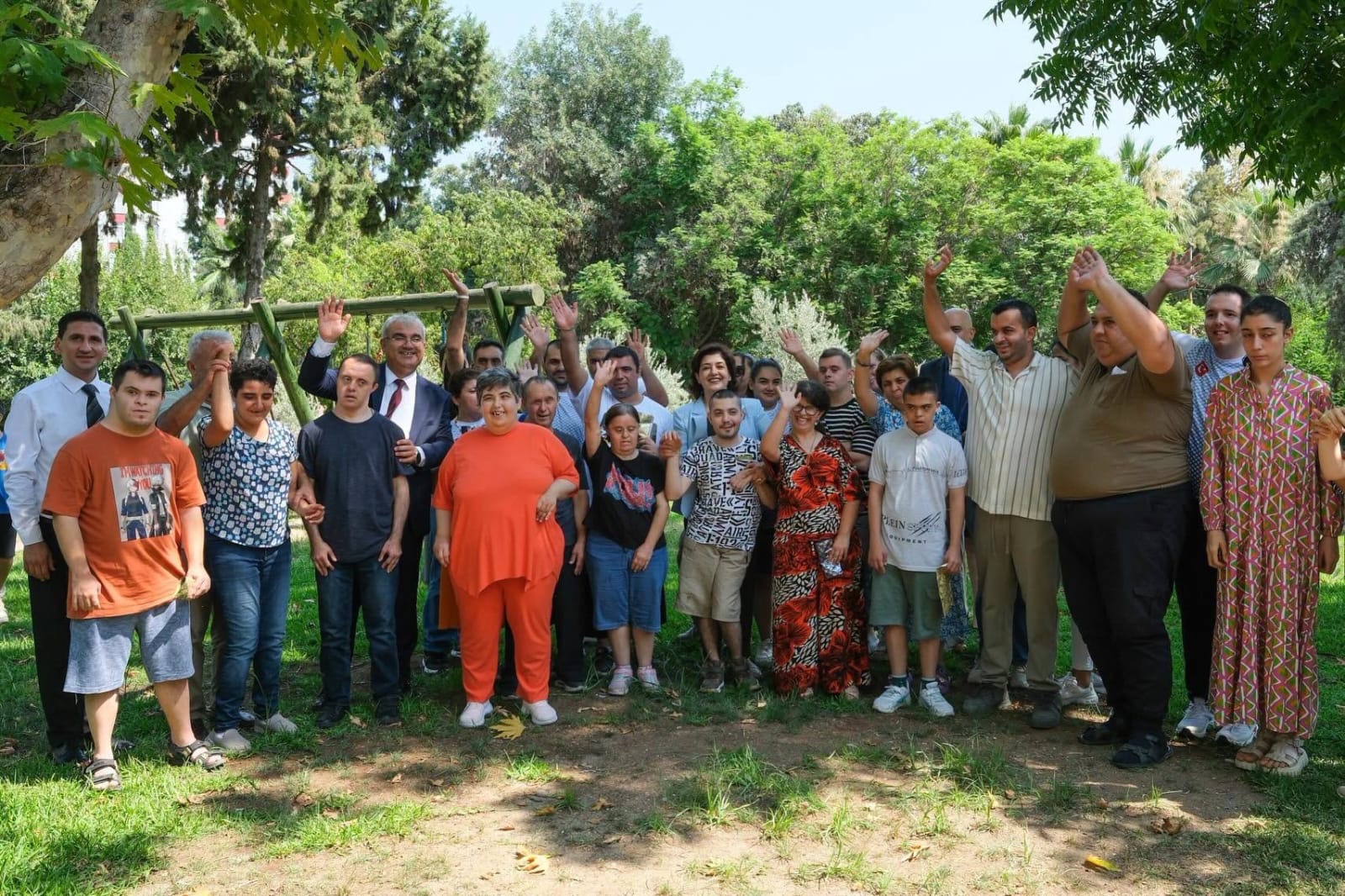 SÜREYYA YAVUZ HANIMEFENDİ ADANA YEDİPINAR GÜNDÜZ BAKIM, REHABİLİTASYON VE AİLE DANIŞMA MERKEZİNİ ZİYARET ETTİ