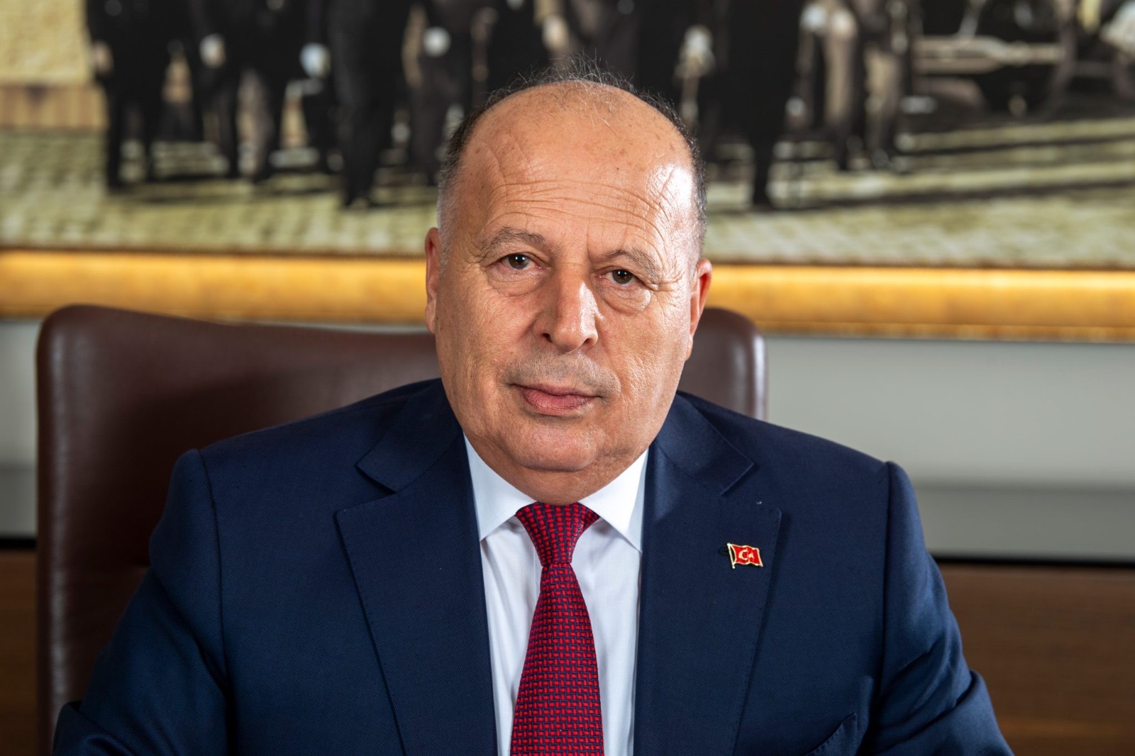 Demirçalı’dan Tarık Özünal’a “Koltuk” Göndermesi