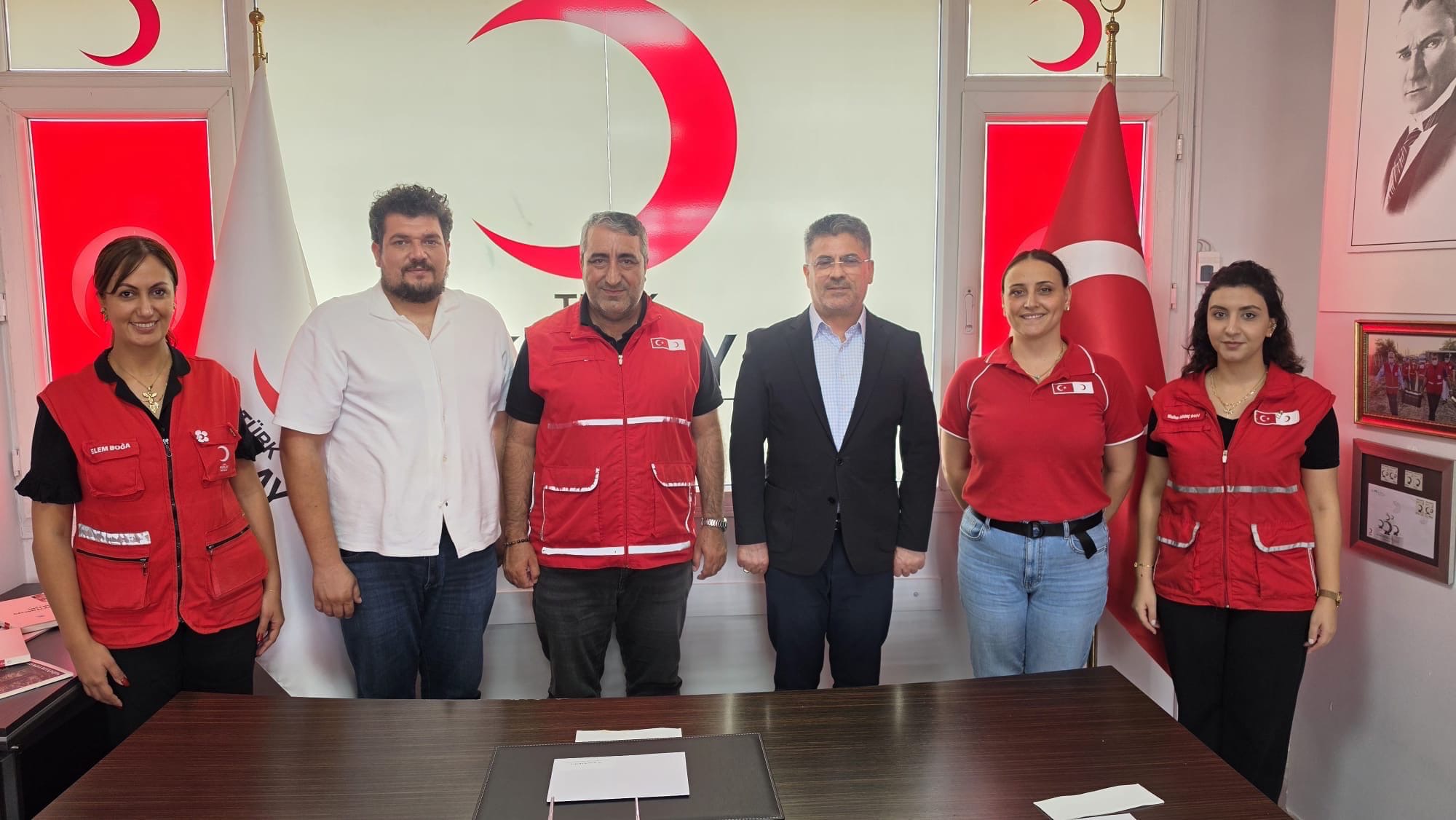 AK Parti Adana Milletvekili Faruk Aytek’ten Kızılay Seyhan Şubesi’ne Ziyaret