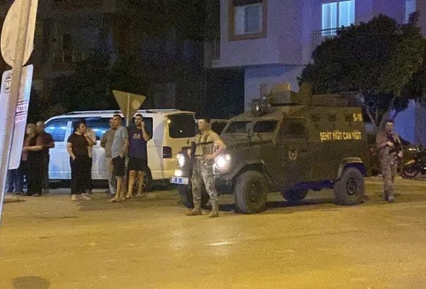 Boşandığı Eşini Öldürüp İntihar Etti