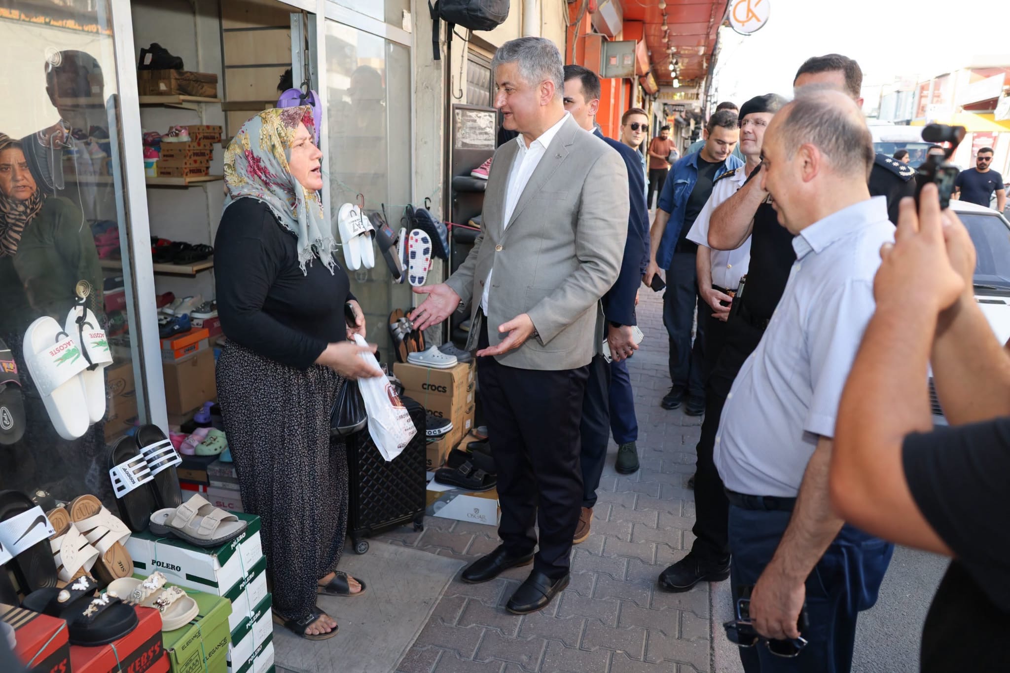 VALİ MUSTAFA YAVUZ ESNAFIMIZI İŞ YERLERİNDE ZİYARET ETTİ
