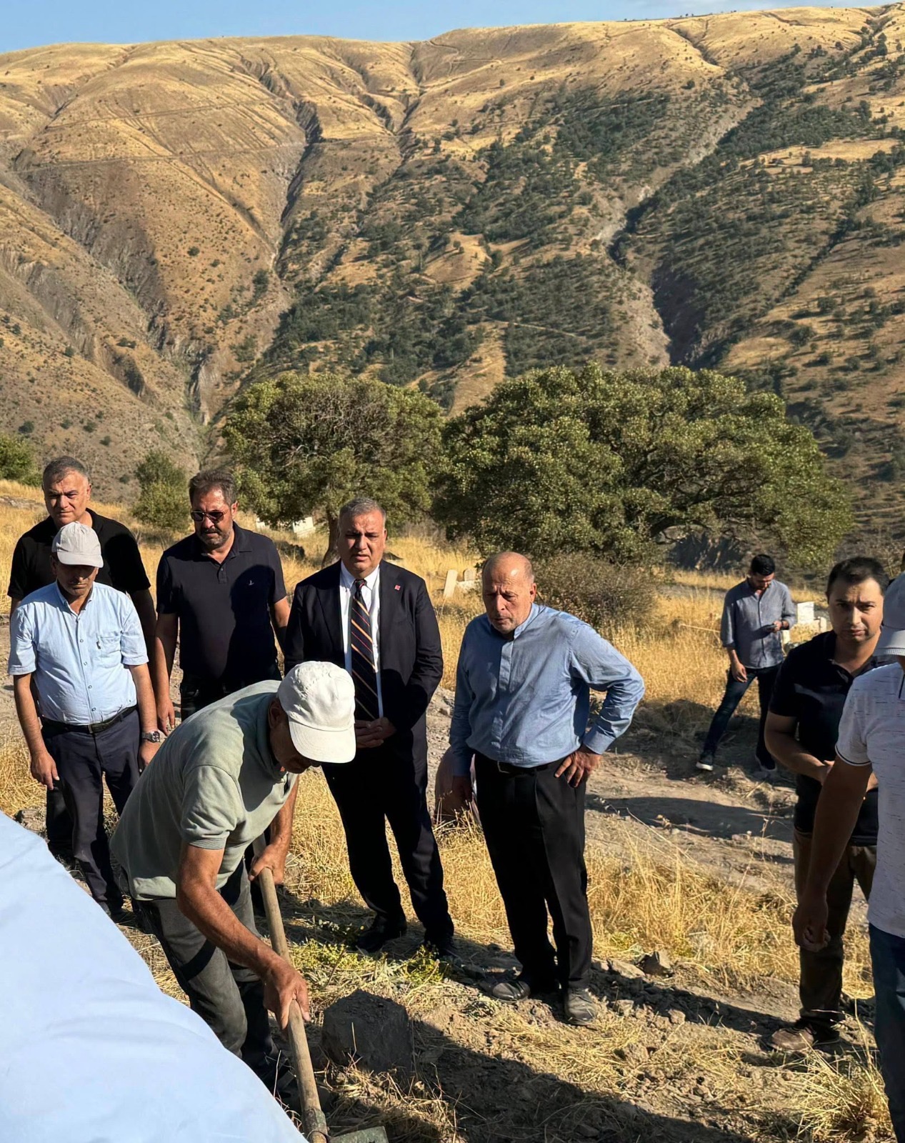 Orhan Bayram’dan Örnek Vefa: Cenaze İçin Elazığ’a Gitti