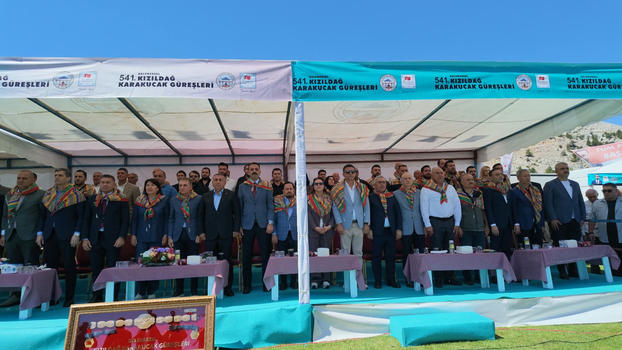 KIZILDAĞ’DA GÜREŞ HEYECANI BAŞLADI: KENT PROTOKOLÜ BULUŞTU