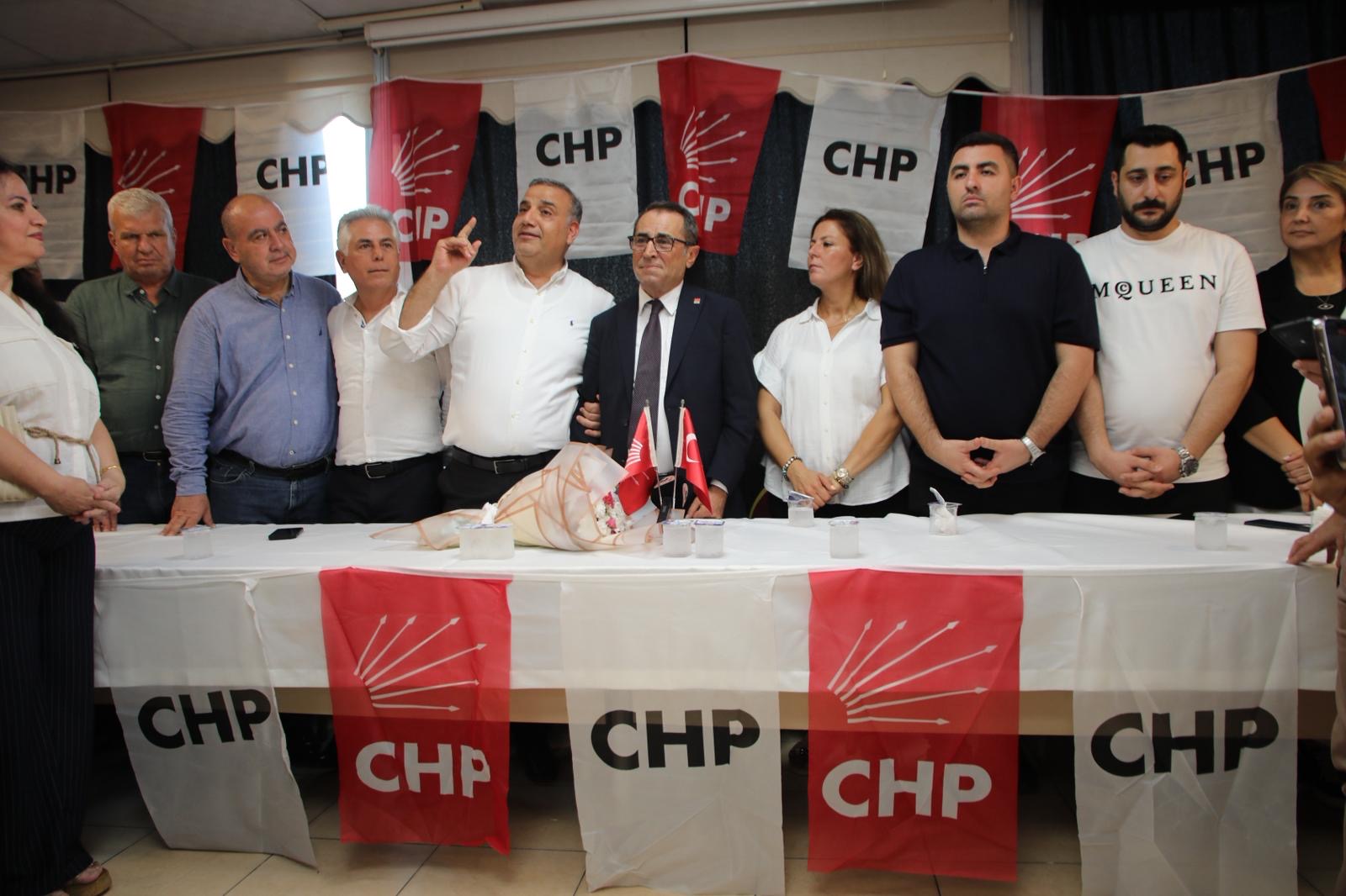 CHP Çukurova’da Yoğun Katılımlı Devir Teslim: Hasan Aslan Dönemi Başladı