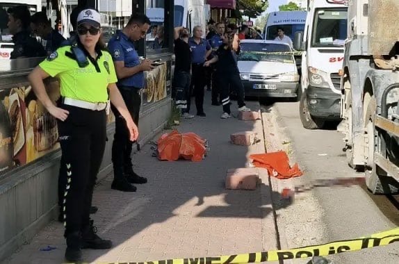 Beton Mikserinin Altında Can Verdi