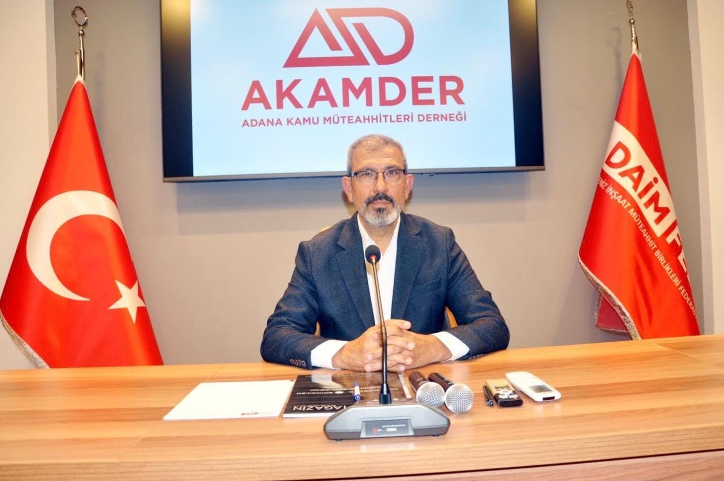 AKAMDER Başkanı Sayım Azmaz’dan Çağrı: Petroldeki Artış Hem Vatandaşı Hem Kamu Yatırımlarını Zorluyor