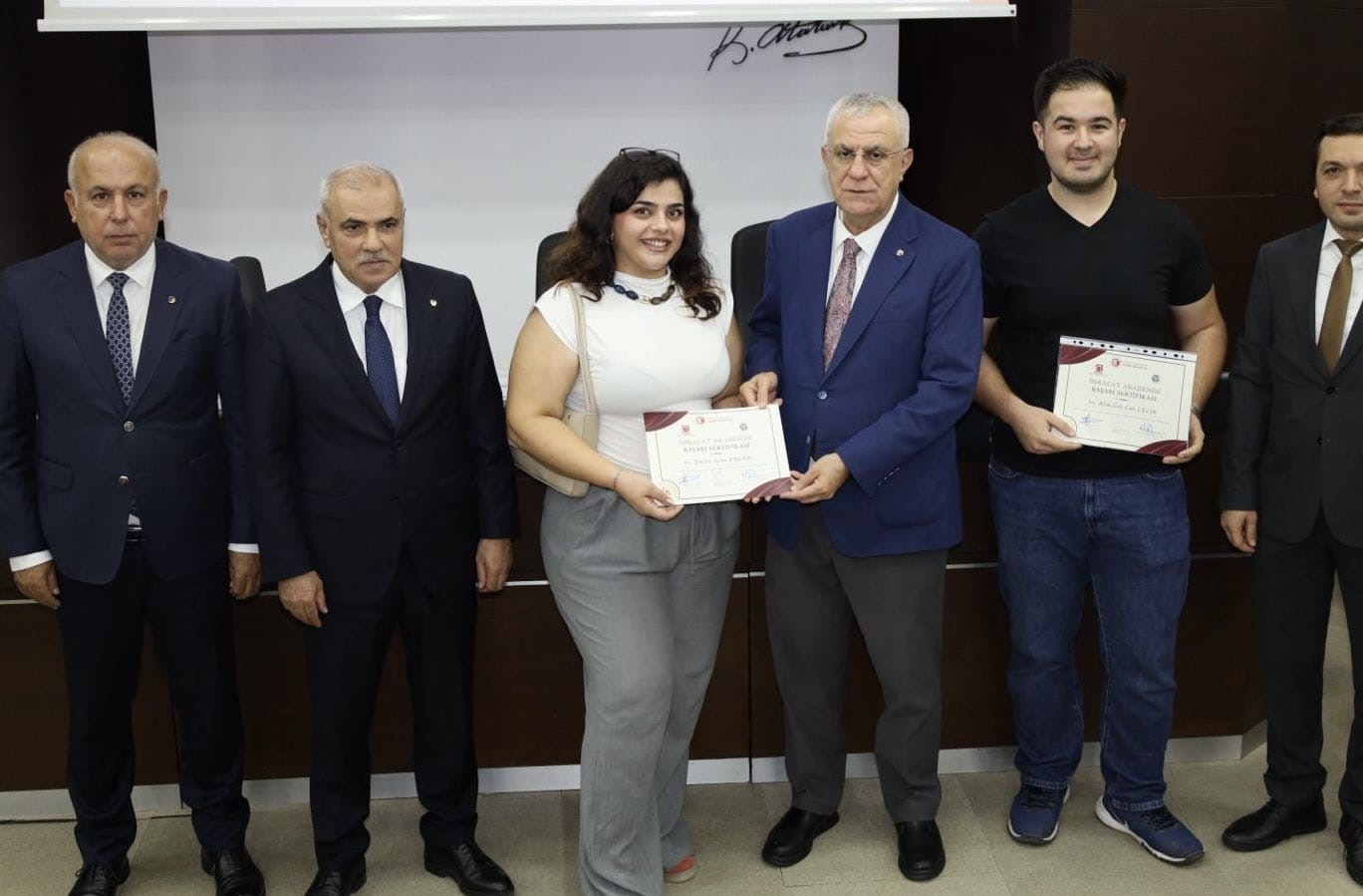 İhracat Akademisi Sertifikaları Dağıtıldı