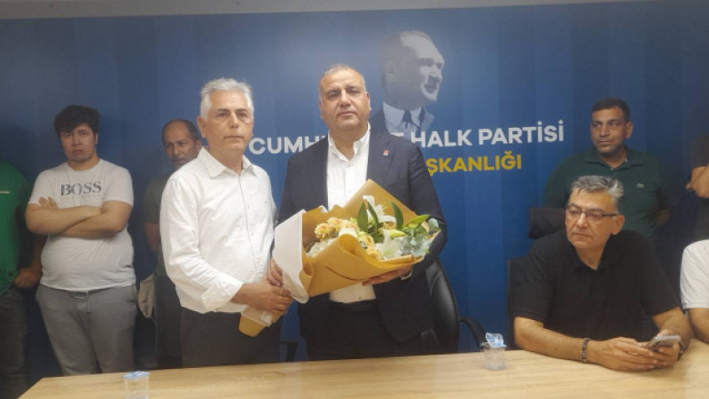 Yüreğir CHP’de Bayrak Değişimi: Yeni Başkan Atilla Yeşilyurt