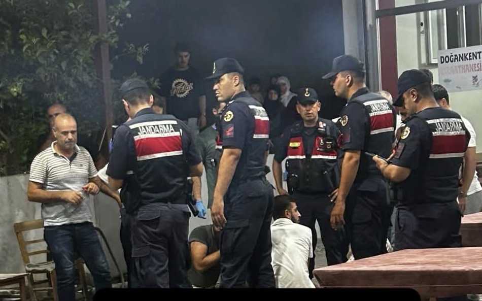 Kahvehane Tarandı: 1 Ölü, 4 Yaralı!